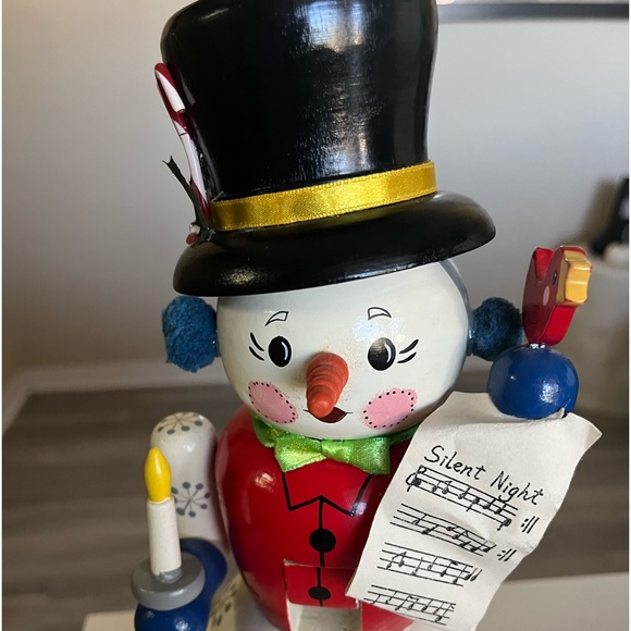 Vintage Snowman Nutcracker by Nanette Hilton 2001 Caroling Silent Night EC - Picture 9 of 11